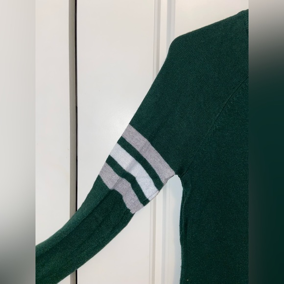 This is a dark green sweater perfect for a fall day! - Picture 4 of 4